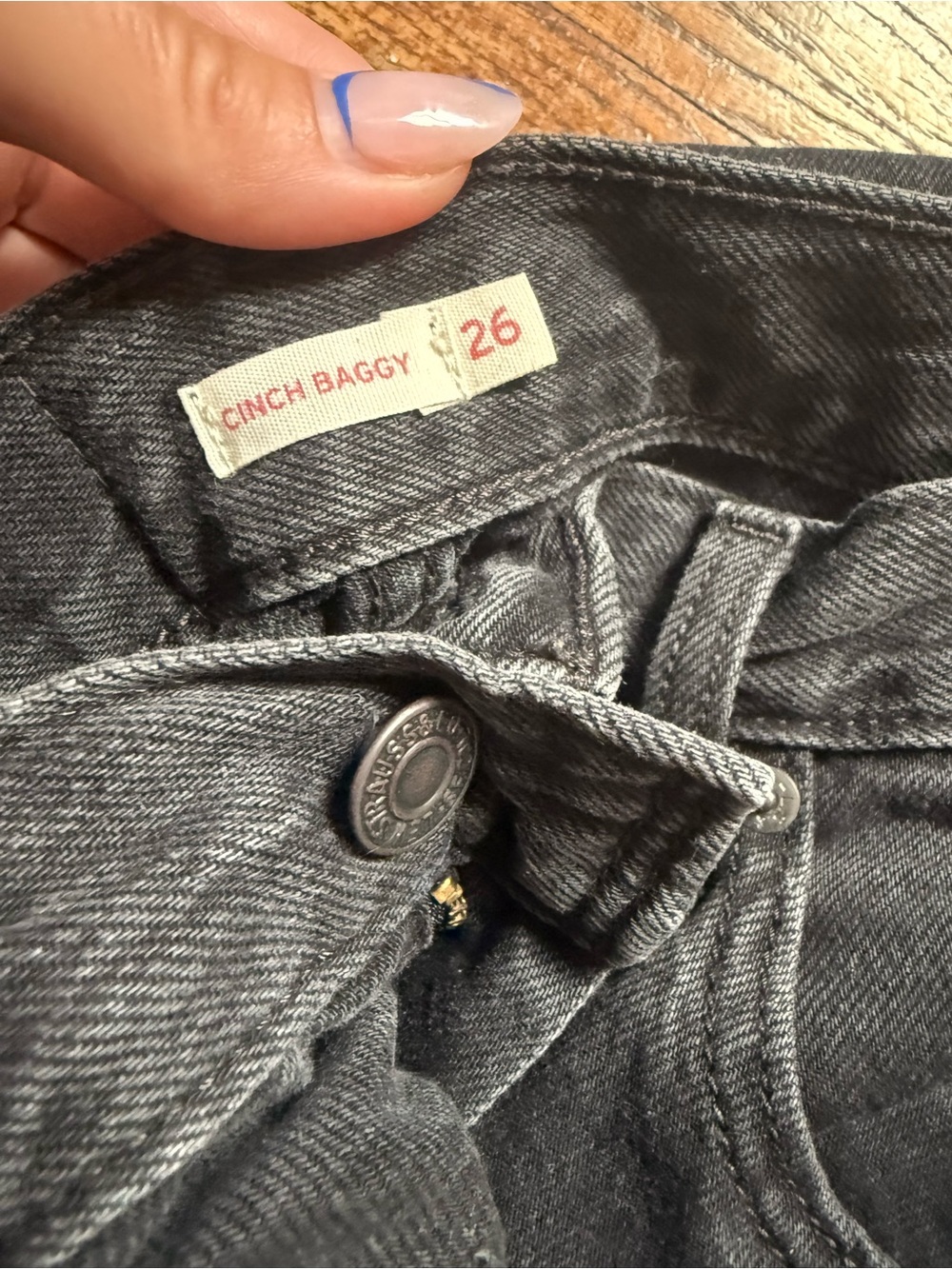 Levi's Black Cinch Baggy High-Rise Wide-Leg Jeans with Back Patch 26 x 31 - Picture 5 of 5